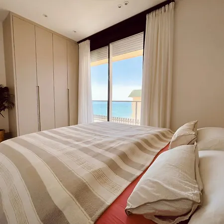 Luxury Beachfront Lejlighed